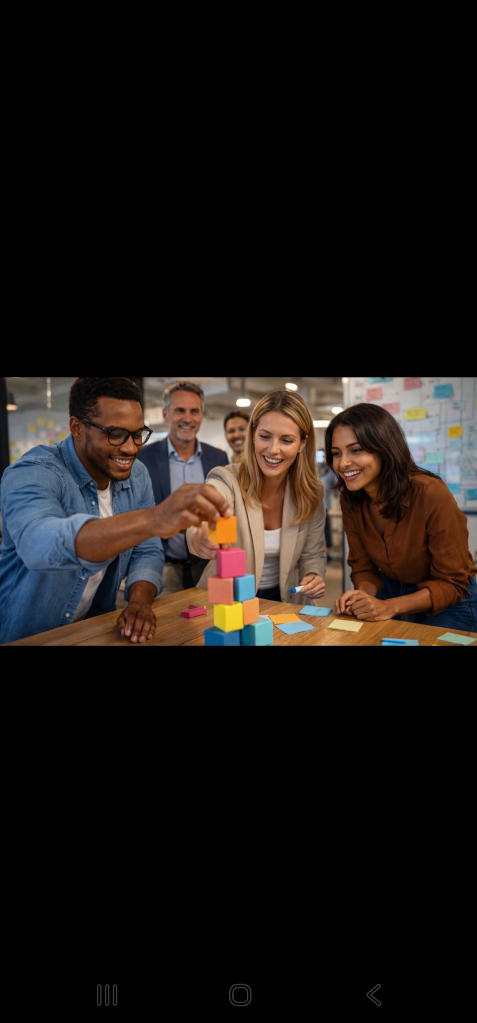 Equipe em atividade de construção coletiva